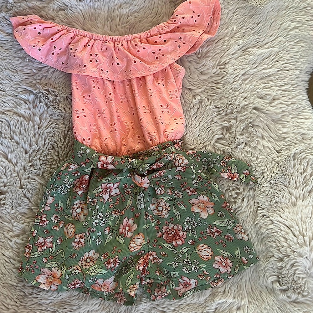 Paper Doll Shorts Romper little girls xs.